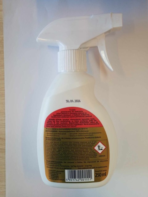 Laboratorium DermaPharm Sabunol Płyn Do Zwalczania Pcheł W Otoczeniu Zwierząt 250ml